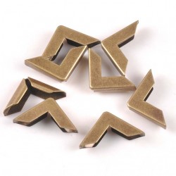4 coins couleur bronze